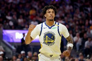 伦德博格生涯前5战场均至少20分9篮板 自92年奥尼尔后首人